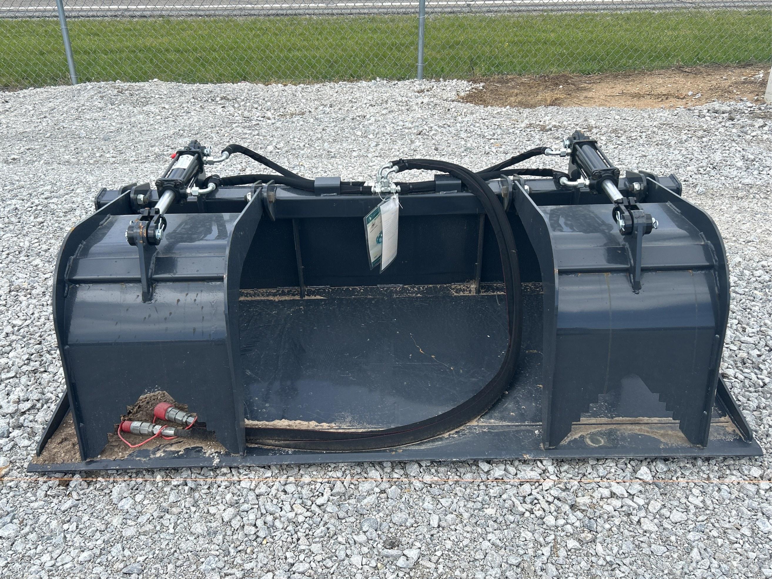 2025 Wolverine 72" Hydraulic Grapple Bucket