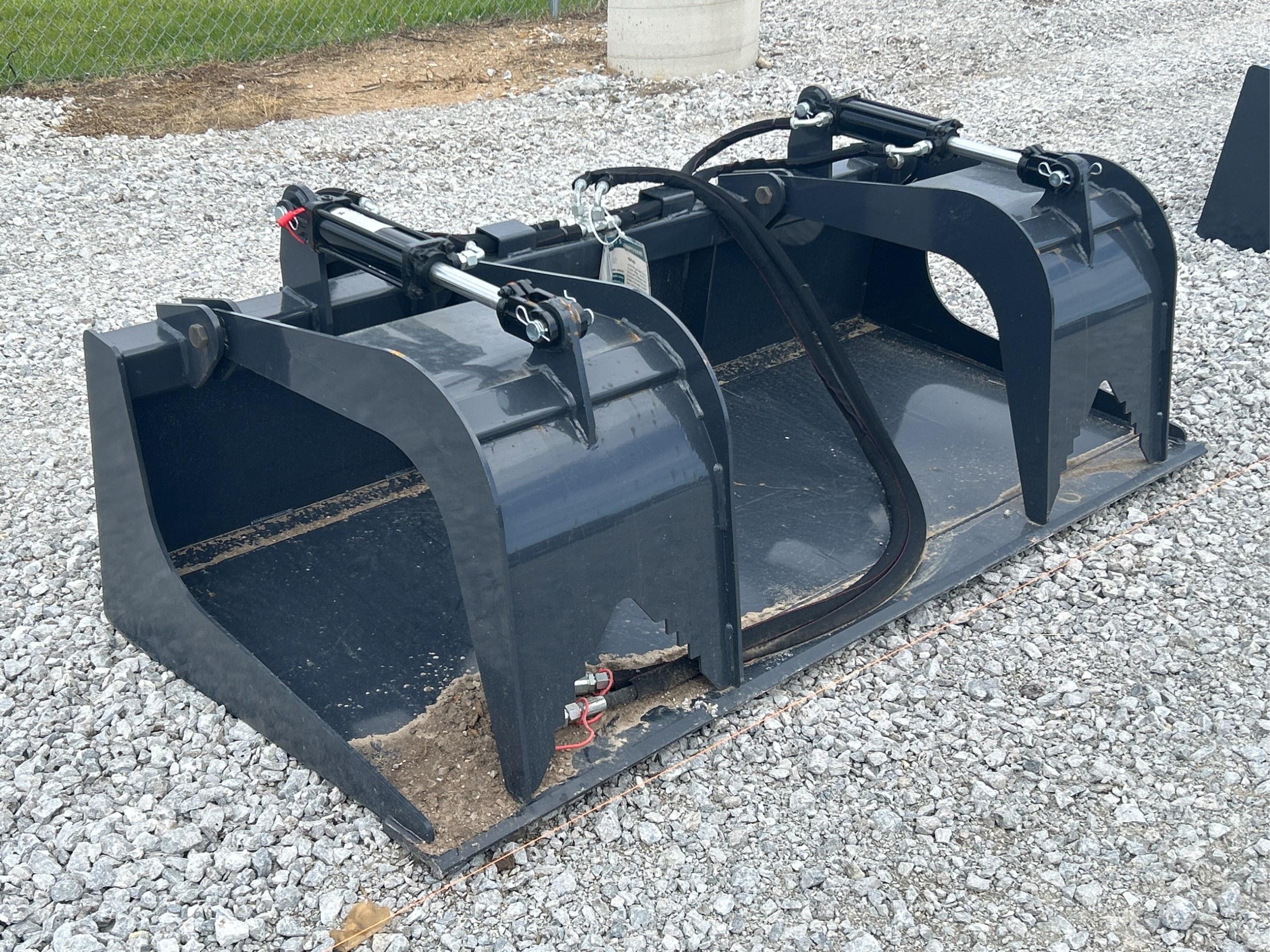 2025 Wolverine 72" Hydraulic Grapple Bucket