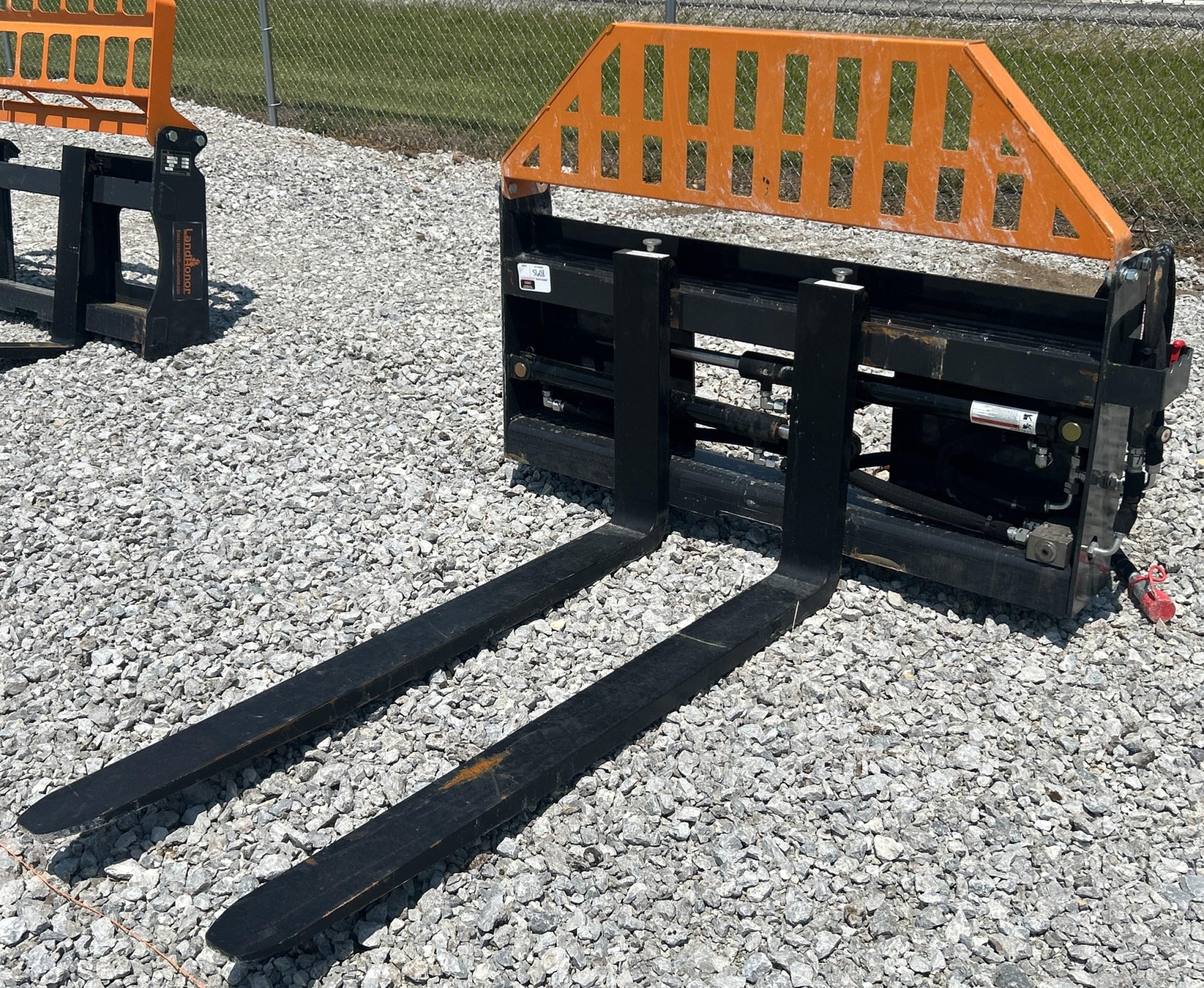 2025 Wolverine 48" Hydraulic Adjustable Pallet Forks