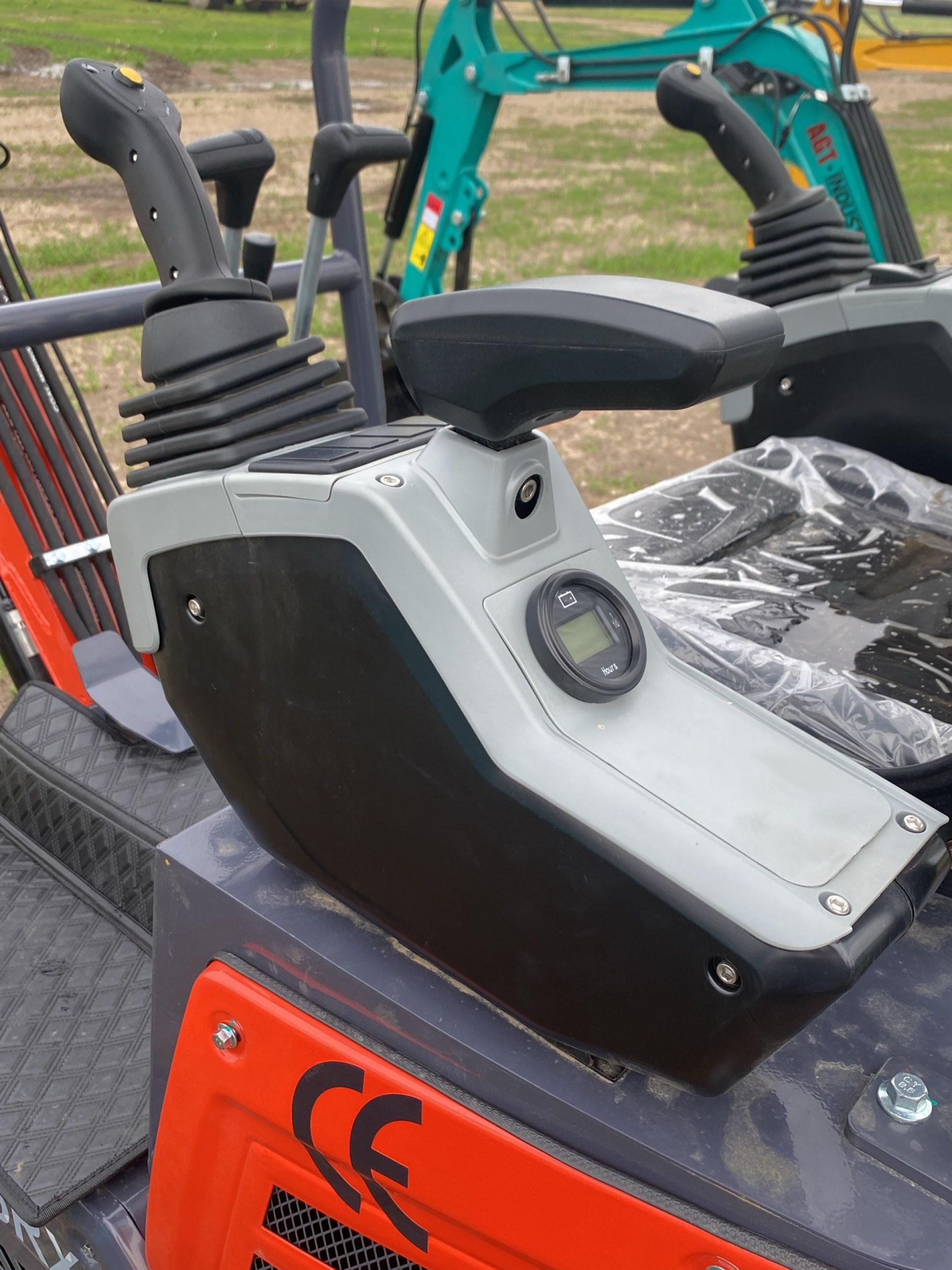 2025 AGT MX15RX Mini Excavator