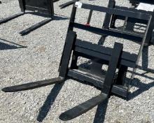 2025 Wolverine 30Ó Quick Attach Mini Skid Steer Pallet Forks