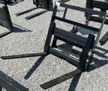 2025 Wolverine 30Ó Quick Attach Mini Skid Steer Pallet Forks