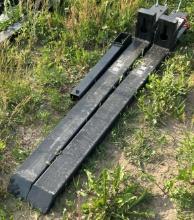 2025 Wolverine Adjustable Clip-On Pallet Forks