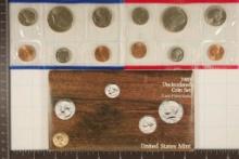 1985 US MINT SET (UNC) P/D (WITH ENVELOPE)