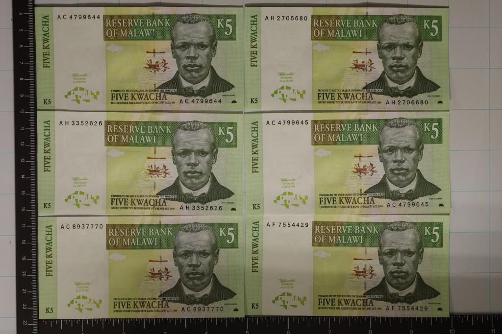6-1997 CRISP UNC MALAWI FIVE KWACHA BILLS