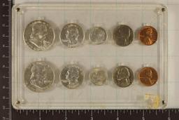 HALF 1958 SILVER US MINT SET (UNC) P/D IN HARD