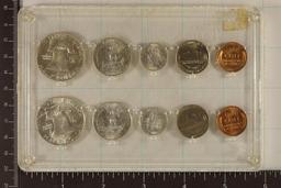 HALF 1958 SILVER US MINT SET (UNC) P/D IN HARD