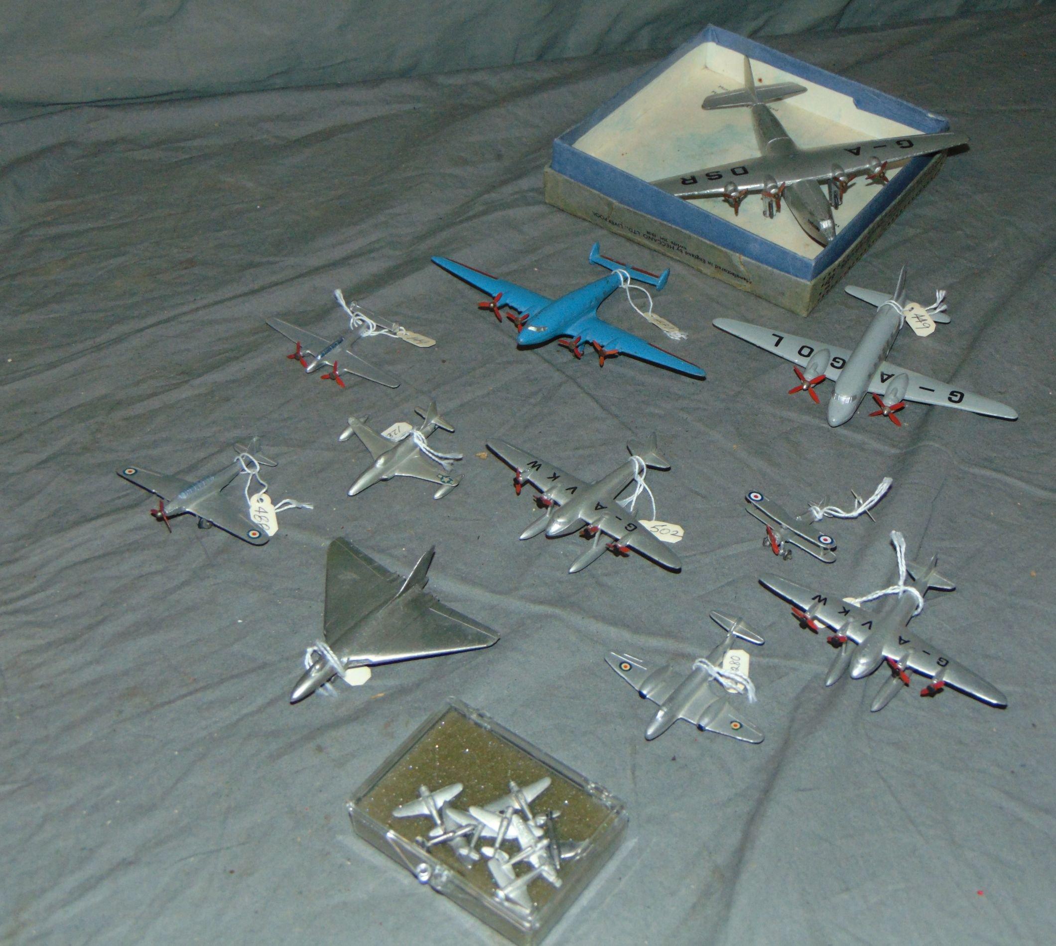 Dinky. Airplane Lot.