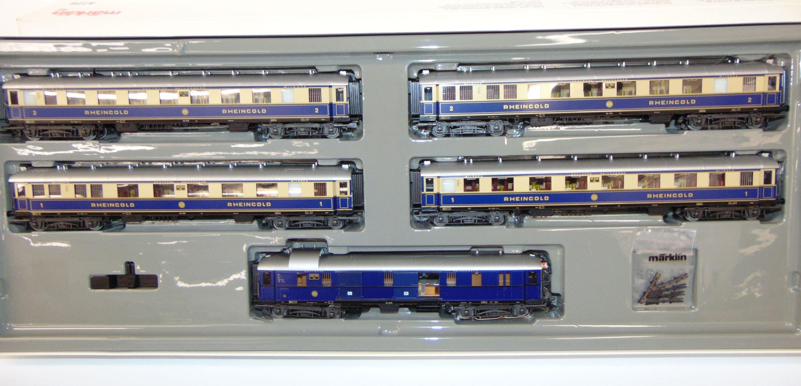 Marklin HO 3391 & 4228 Rheingold Set