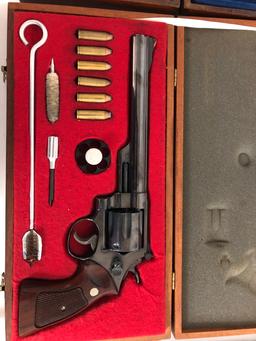 Smith & Wesson 29-2 Revolver .44 Magnum s/n N147752 w/ Wooden Case and Accessories