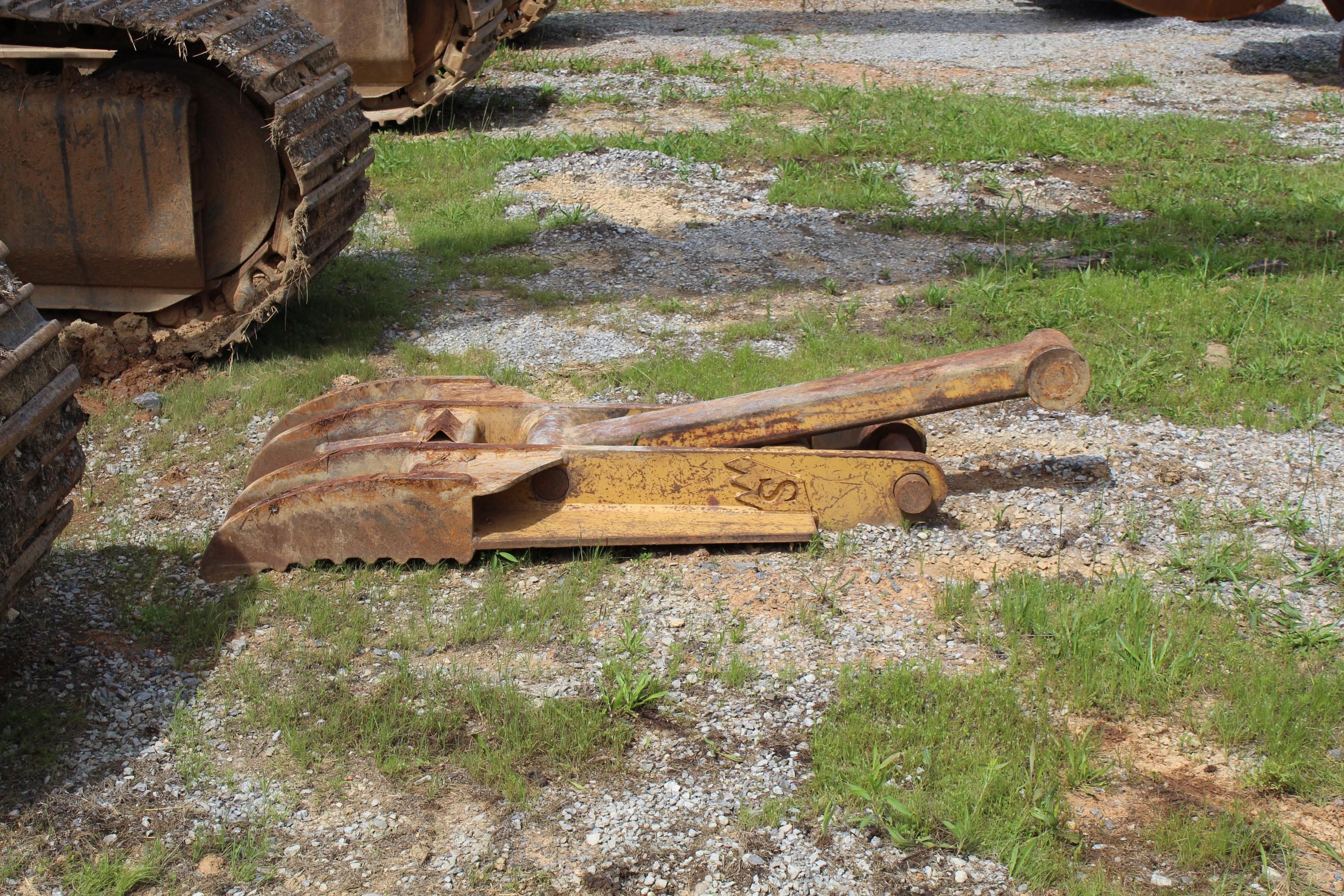 2004 CAT 330CL Hydraulic Excavator w/ 30" Bucket, Solsbee Manual Thumb, 101