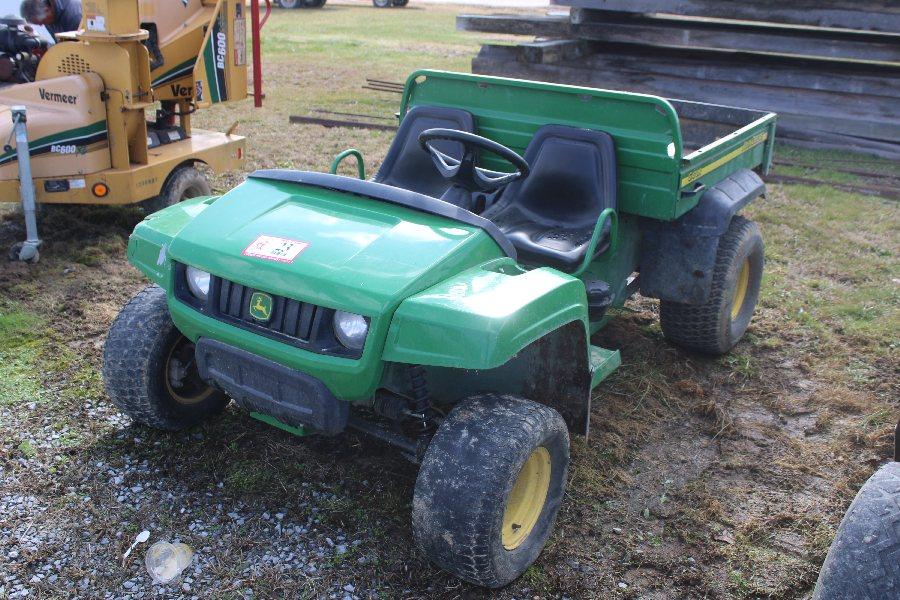 John Deere Gator