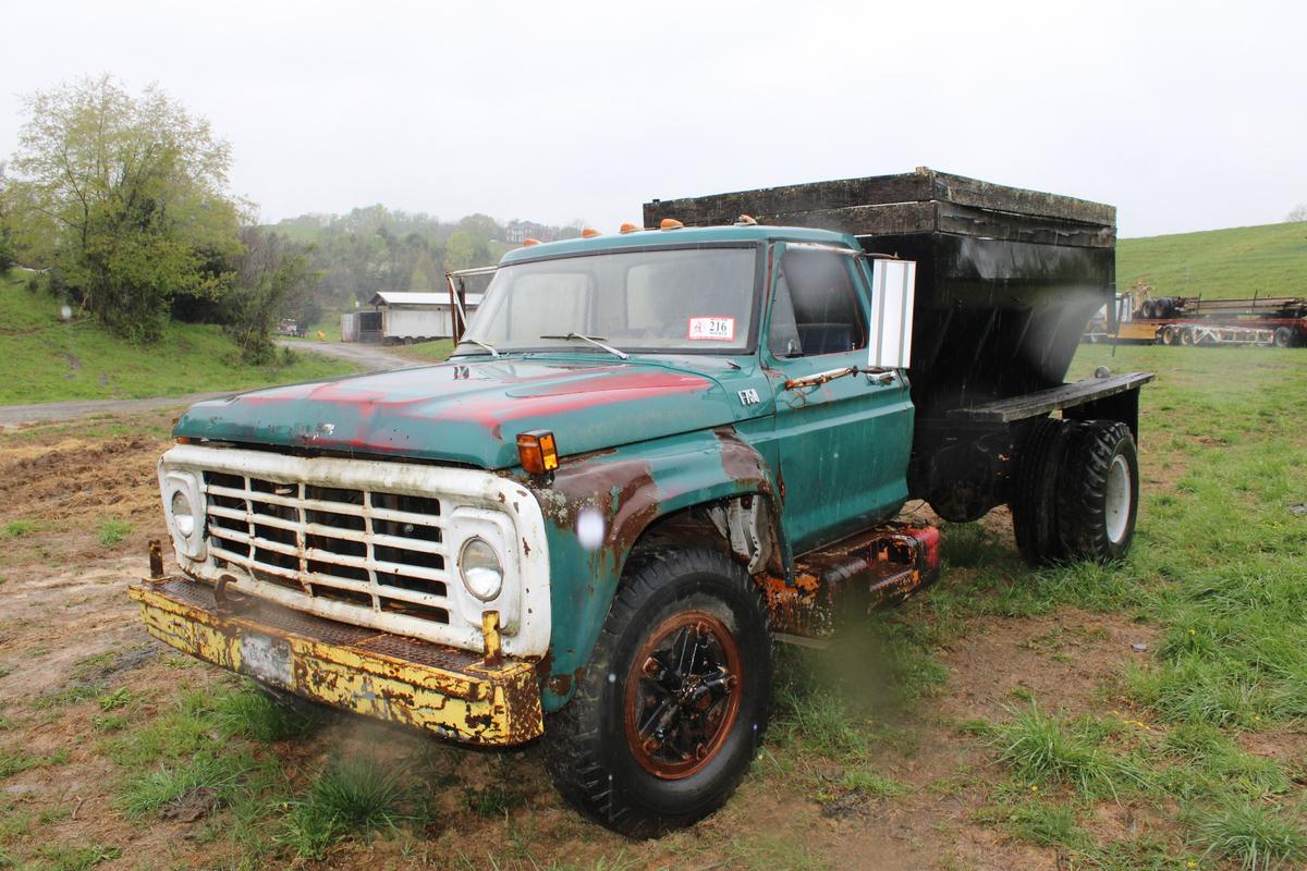 1975 Ford F-750 Single Axle Spreader Truck