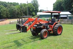 Kubota L3010 Tractor