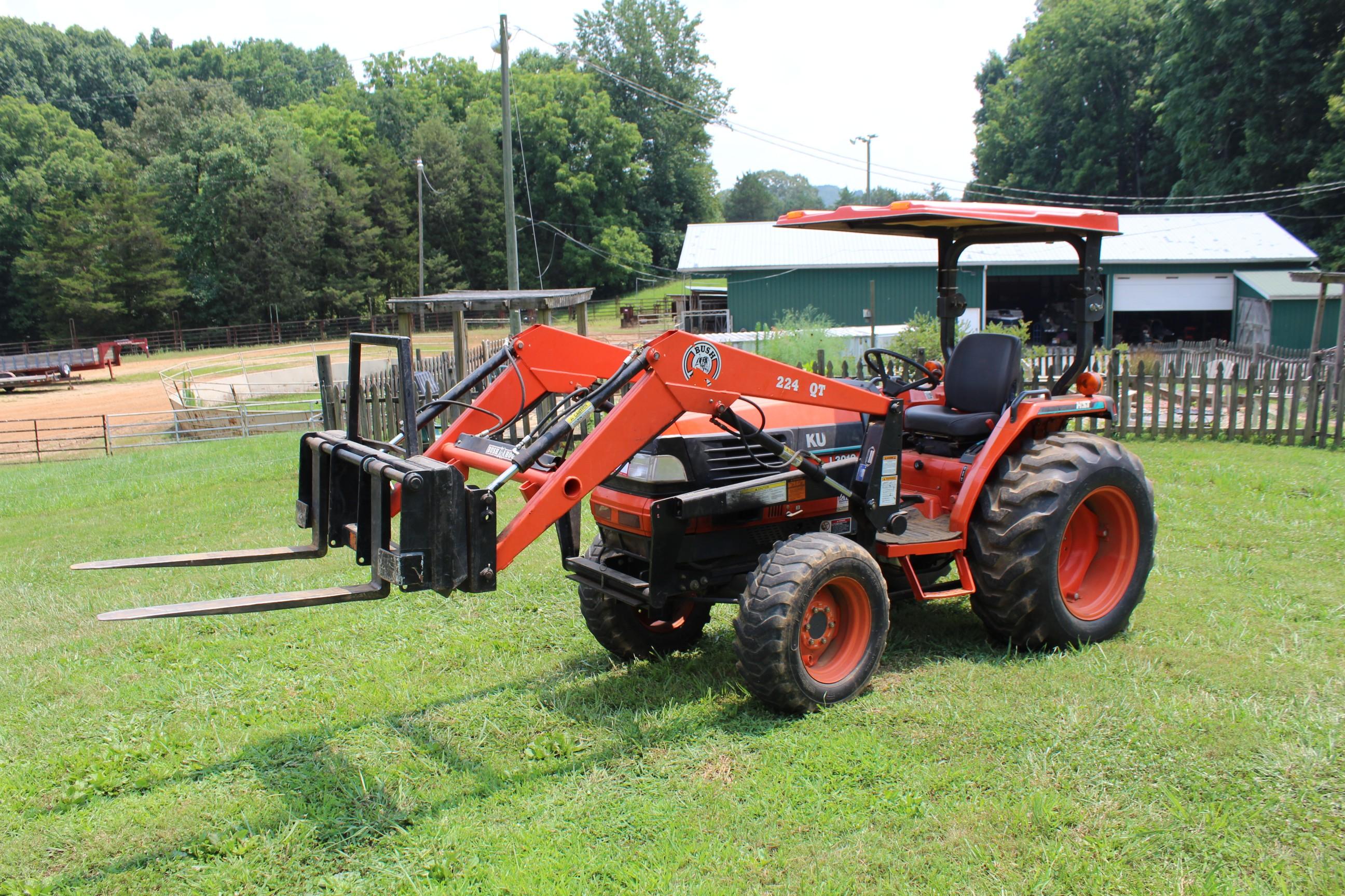 Kubota L3010 Tractor
