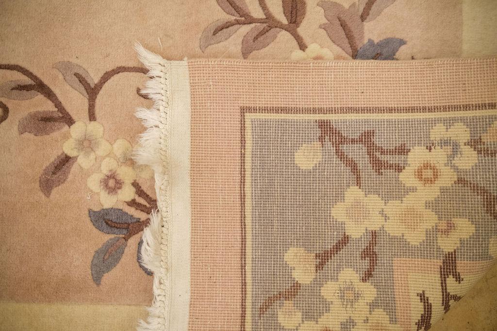 Contemporary Chinese Rug machine made, Approx. 6' x 9'