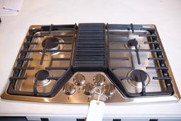 Assorted Lot to Include - (1) Microwave Model UMC5165AS , S/N XV32900016, A