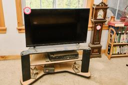 Vizio 40" Flat Screen Tv Plus Stand & Vcr, Dvd Combo