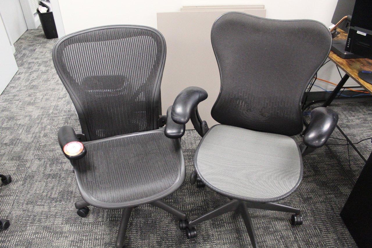 (2) Office Arm Chairs on Casters