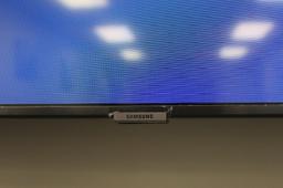 Samsung 82" Smart TV