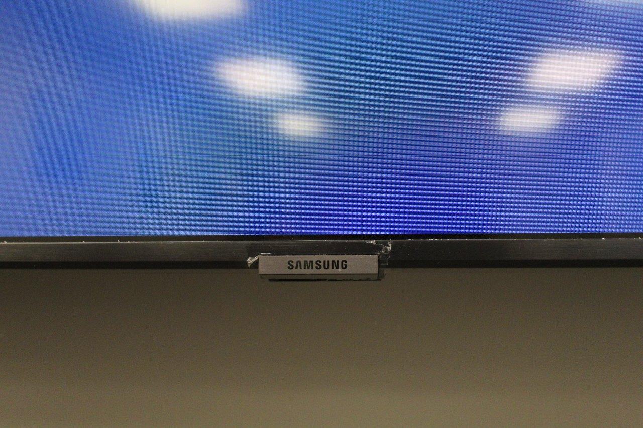Samsung 82" Smart TV