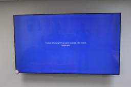 Samsung 82" Smart TV