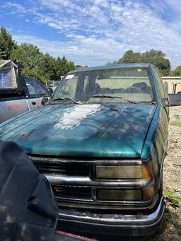 1995 Chevy 2500 Extended Cab V-8, Auto, 4WD 270,760 ODO