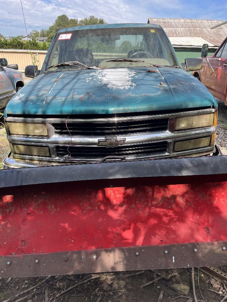 1995 Chevy 2500 Extended Cab V-8, Auto, 4WD 270,760 ODO