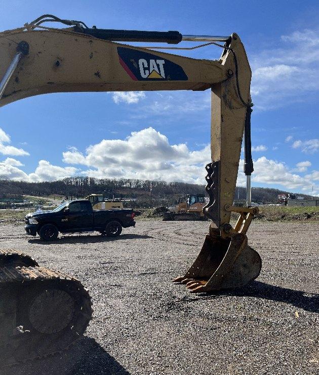 CAT 320E - L Excavator