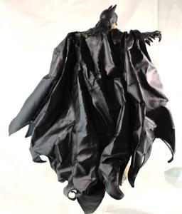 BATMAN MUSEUM QUALITY STATUE