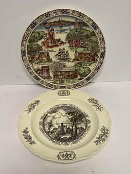 PAIR OF COMMEMORATIVE PLATES