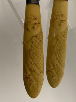 CARVING SET WITH DRAGON HANDLES