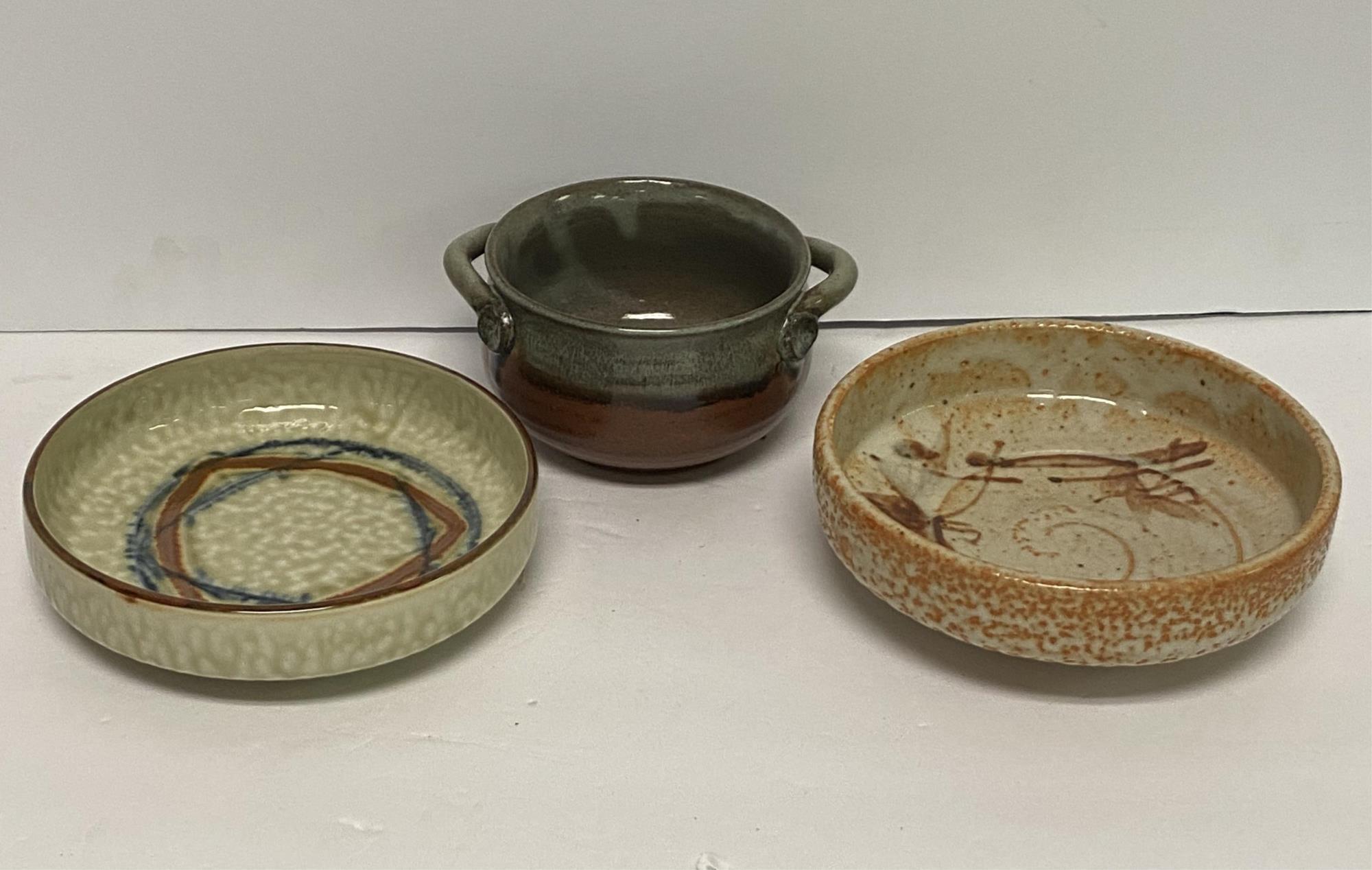 3 PIECES OF POTTERY