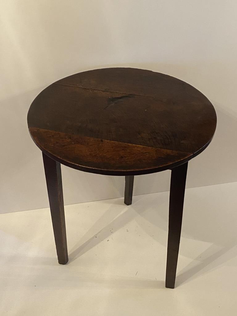 THREE LEG TABLE