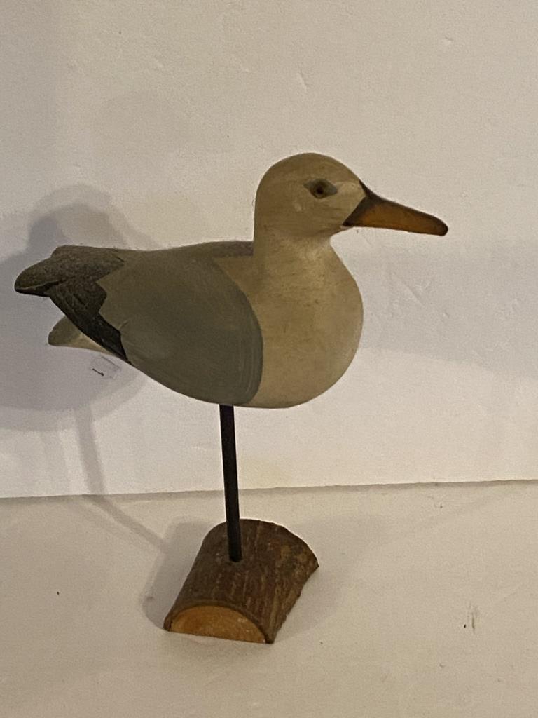 CARVED WOODEN SHOREBIRD