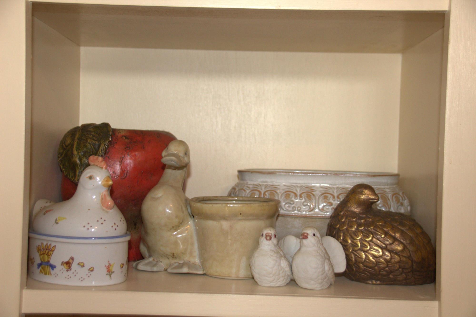 CONTENTS OF 6 SHELVES OF DECORATIVES