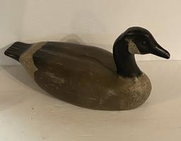 CARVING OF A CANADIAN GOOSE