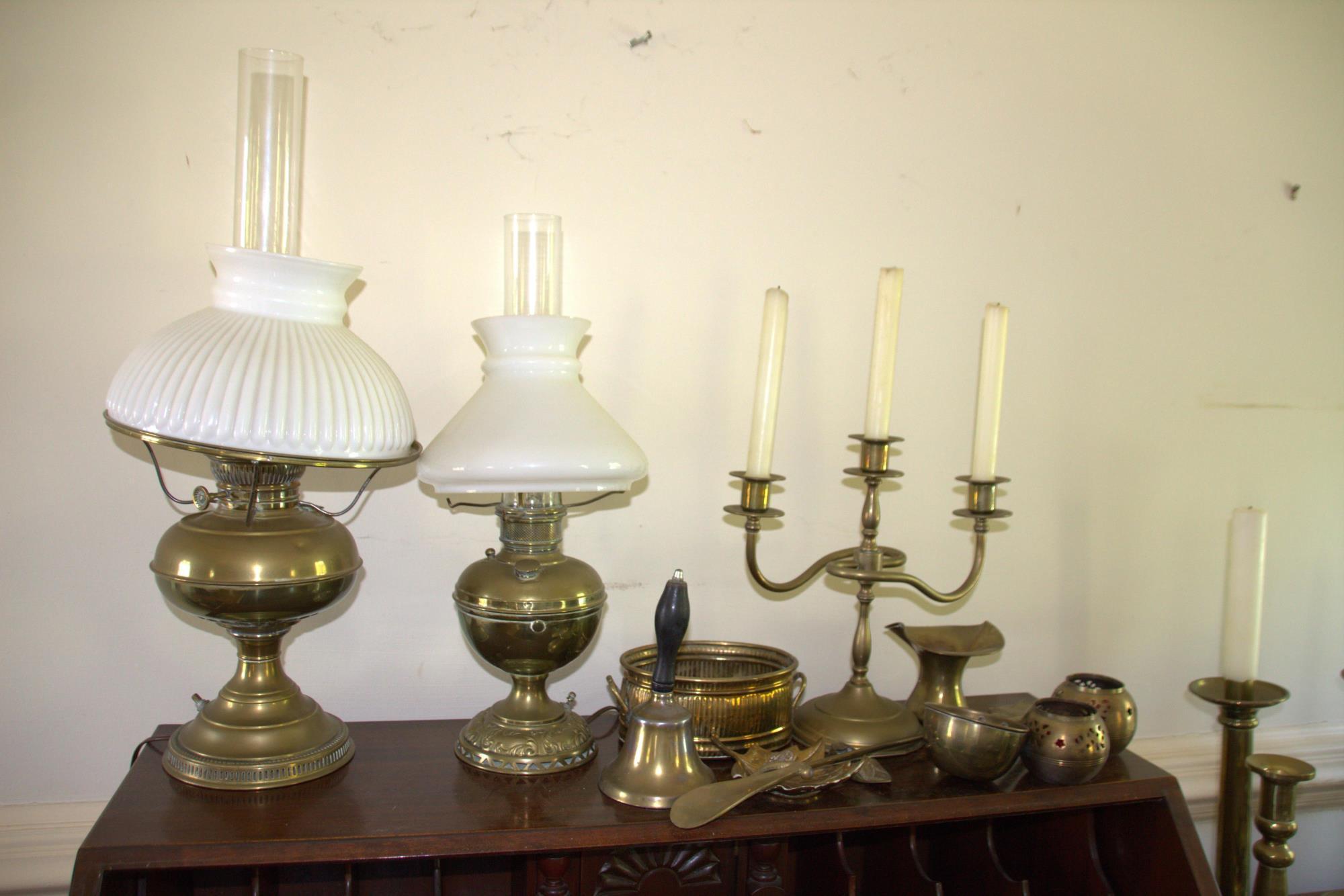 PAIR OF TABLE LAMPS AND BRASS OBJECTS