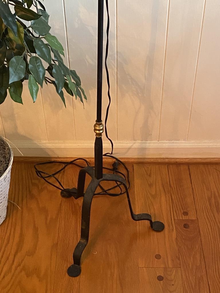 COLONIAL STYLED CANDLE STAND & FICUS