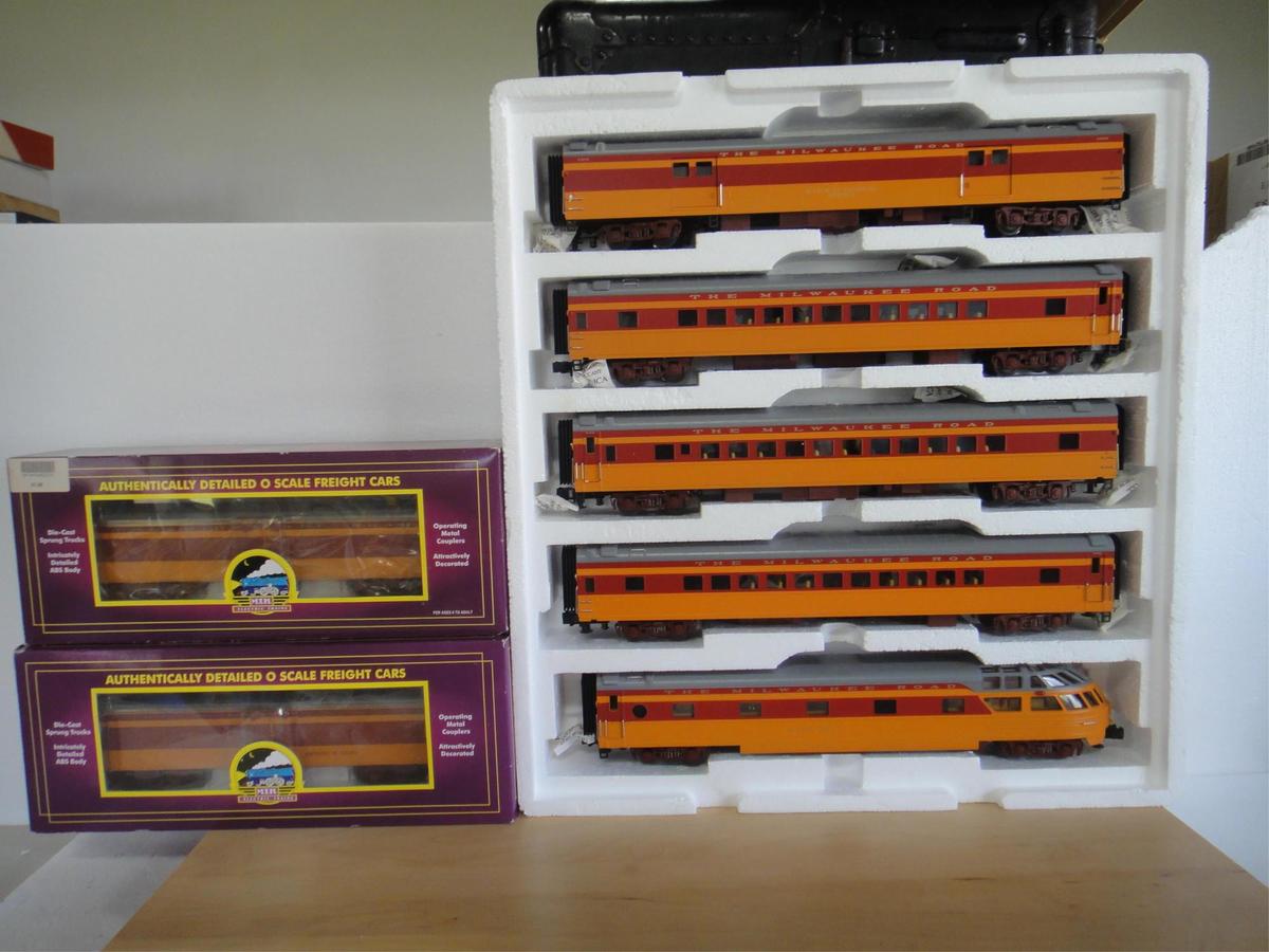 MTH 5 CAR MILWAUKEE RD PASSENGER SET