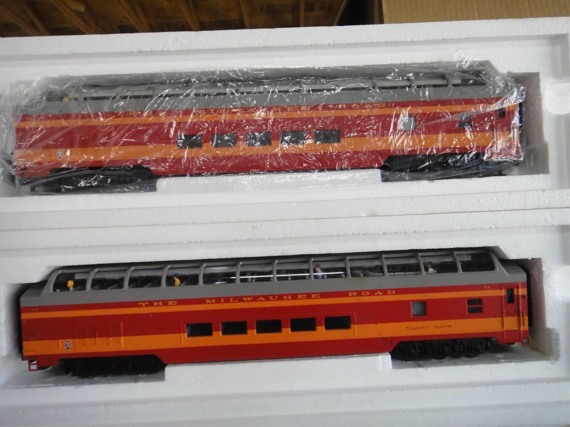 MTH MILWAUKEE ROAD 5 SMOOTH PASSENGER CARS