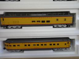 4 MTH PASSENGER CARS UNION PACIFIC