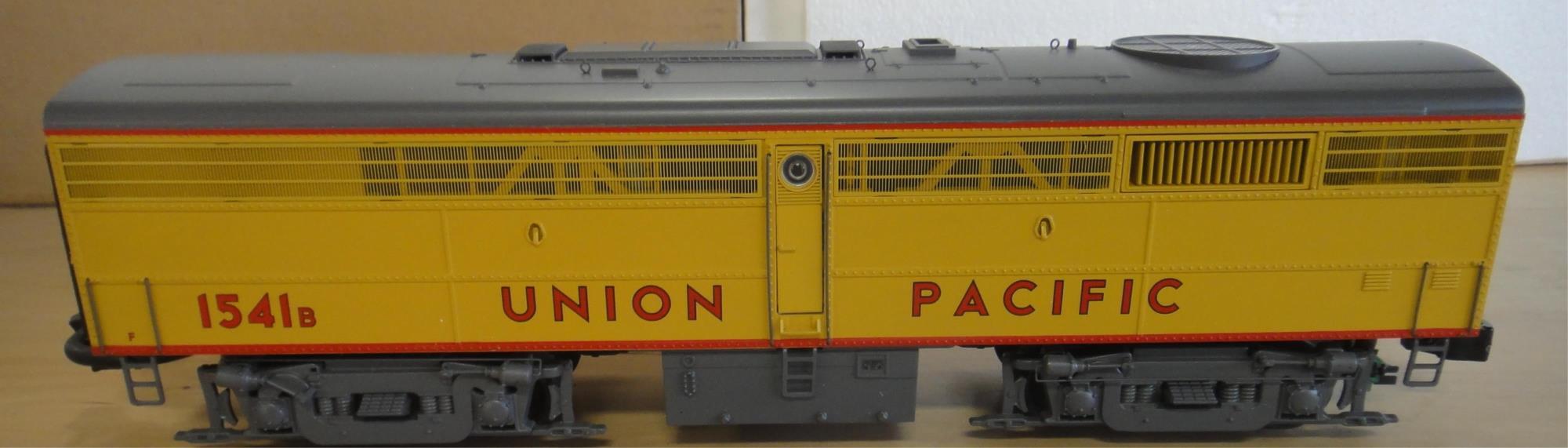 MTH  UP  FA-2 ABA DIESEL SET WITH ADD ON B UNIT