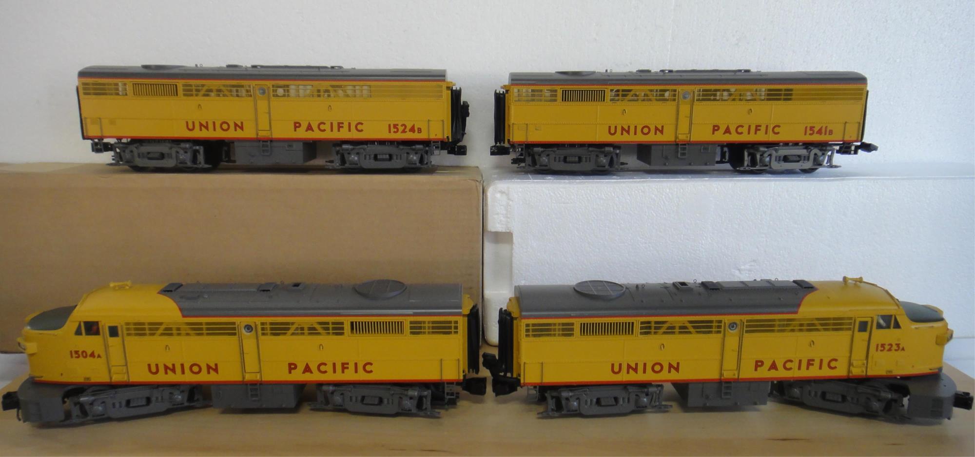 MTH  UP  FA-2 ABA DIESEL SET WITH ADD ON B UNIT