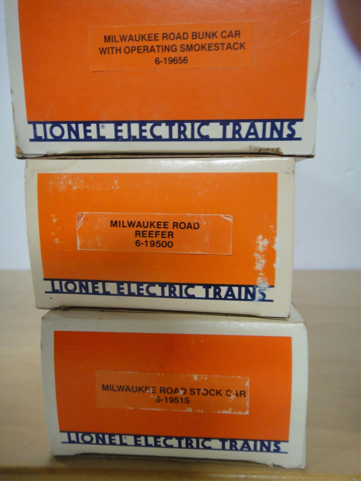 3 LIONEL MILWAUKEE ROAD  ROLLING STOCK