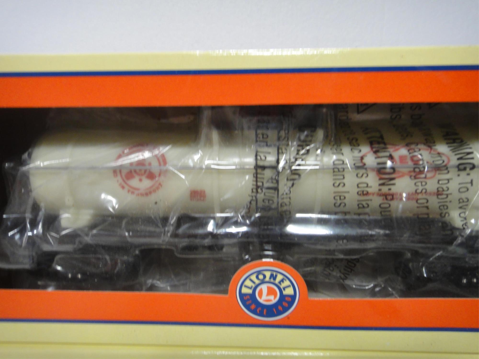 2 LIONEL ROLLING STOCK