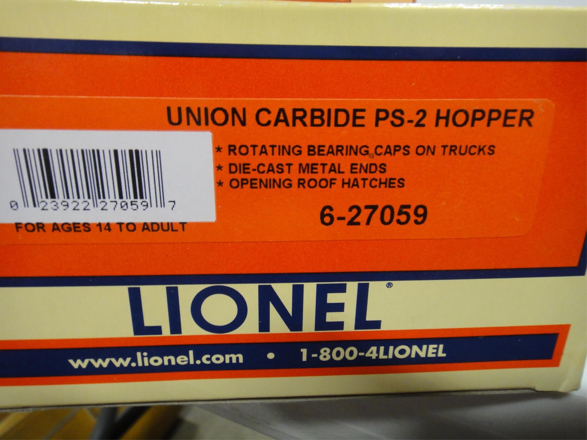 2 LIONEL ROLLING STOCK