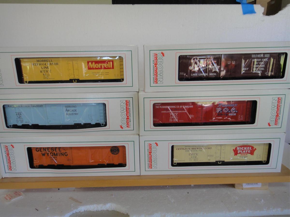 4 BUFFALO CREEK GRAPHICS REEFERS AND 2 BOX CARS