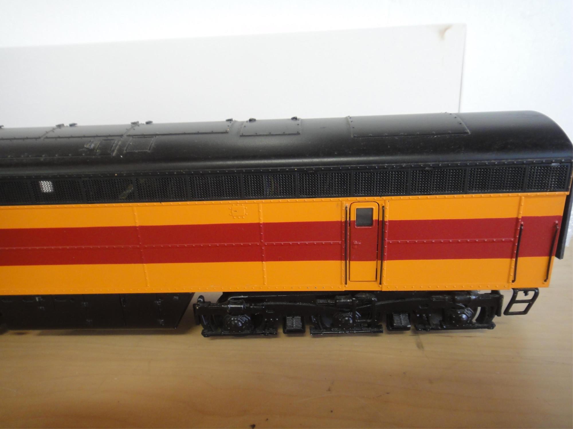 MTH  MILWAUKEE ROAD FM ERIE BUILT AB DIESEL