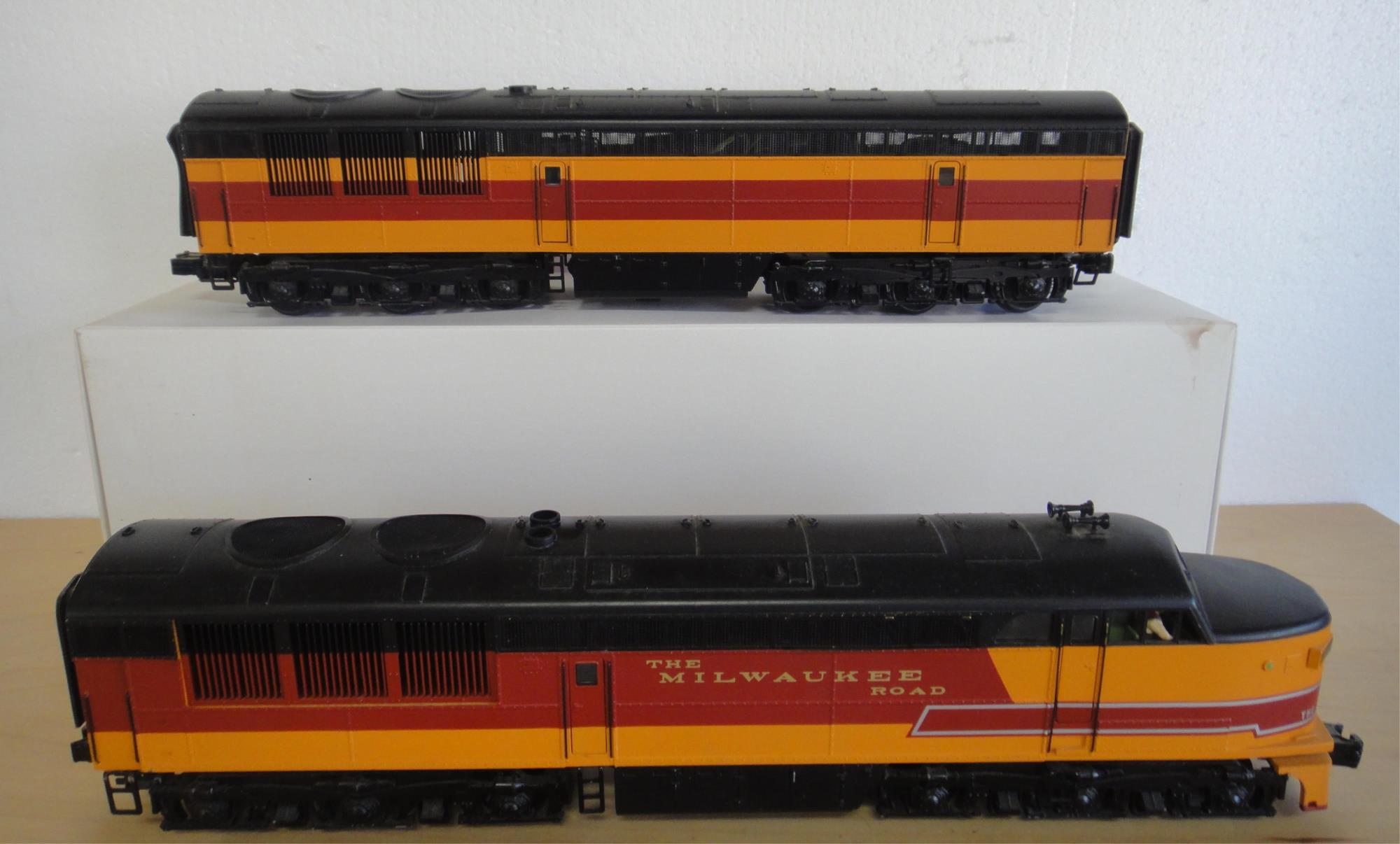 MTH  MILWAUKEE ROAD FM ERIE BUILT AB DIESEL